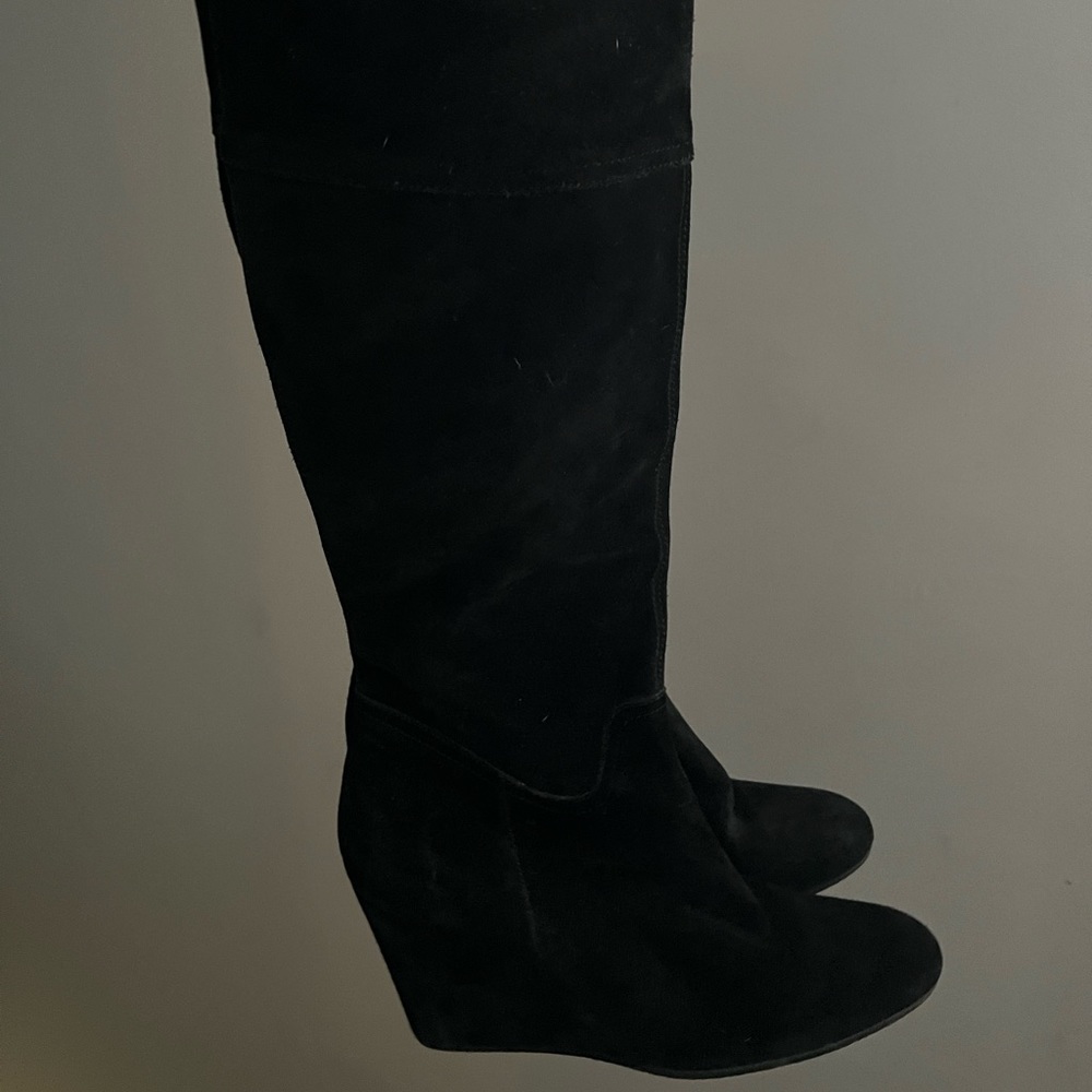 Suede wedge boot